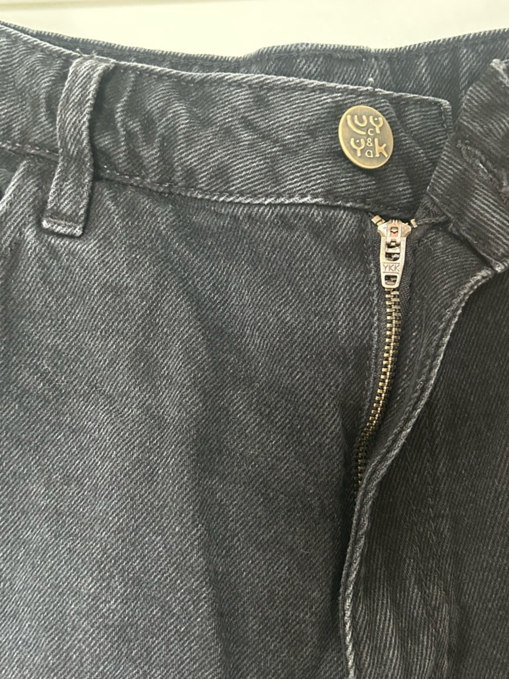 Lucy and Yak Lexi Denim High Waist Shorts in Gray Wash, Size 28/R - Picture 5 of 6